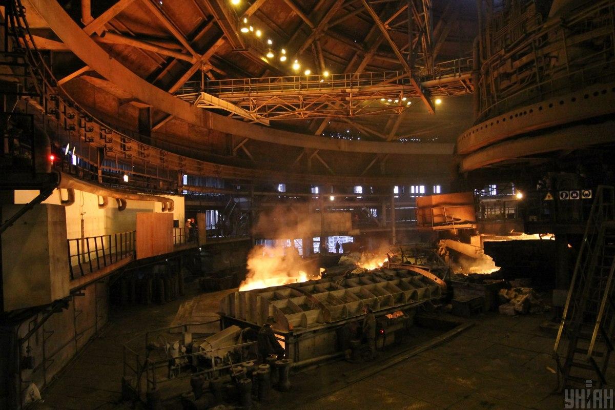 Найбільший металургійний комбінат зупиняє свій завод в Україні