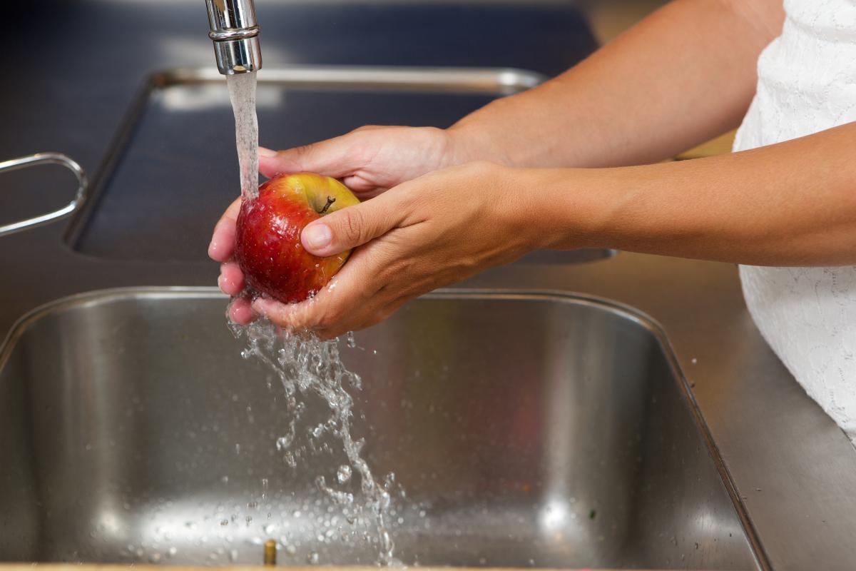 Не лише світло: в Україні можуть запровадити графіки відключення води, - експерт