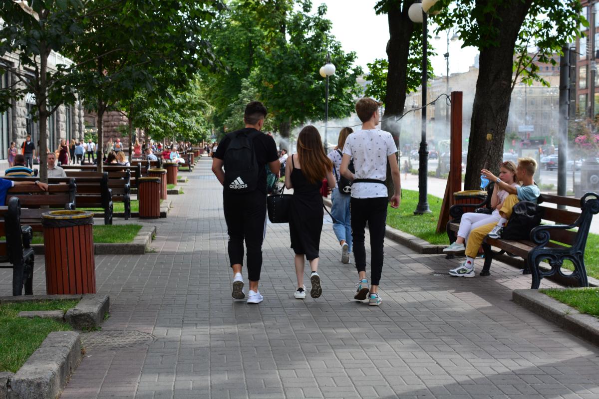 Ми країна старих людей: експерт розповів, яким буде населення у 2050 році