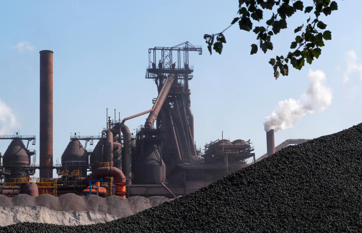 Більшість українців вважає промисловість основою економічного зростання України, - соцопитування